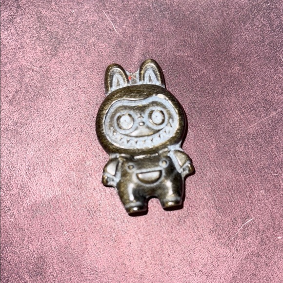 Labubu Golden Sheen Black Obsidian 2.25” approximately carving pendant Figure - Picture 6 of 9